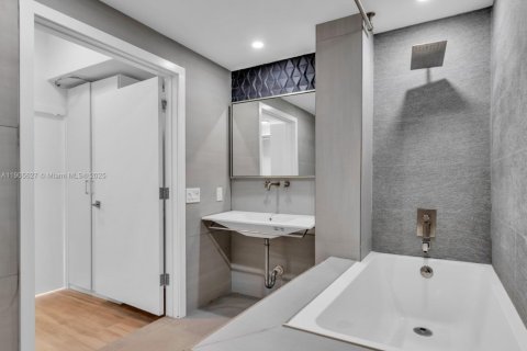 Снять в аренду кондоминиум в Майами, Флорида 2 спальни, 130.06м2, № 1956373 - фото 16
