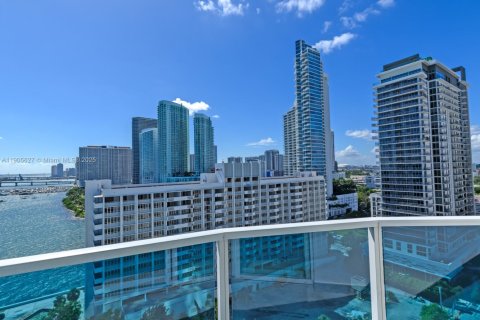 Снять в аренду кондоминиум в Майами, Флорида 2 спальни, 130.06м2, № 1956373 - фото 27