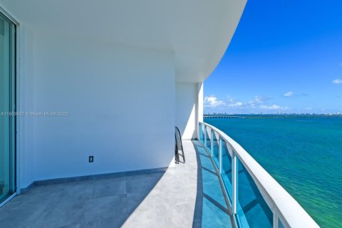 Снять в аренду кондоминиум в Майами, Флорида 2 спальни, 130.06м2, № 1956373 - фото 28