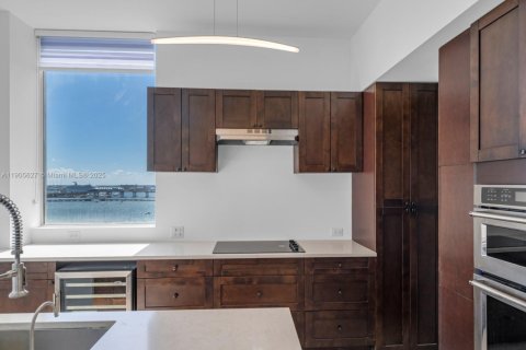 Снять в аренду кондоминиум в Майами, Флорида 2 спальни, 130.06м2, № 1956373 - фото 4