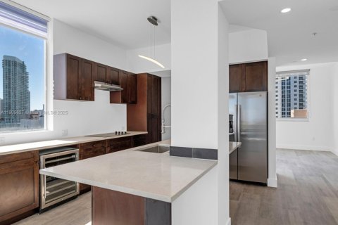 Снять в аренду кондоминиум в Майами, Флорида 2 спальни, 130.06м2, № 1956373 - фото 9