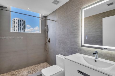 Снять в аренду кондоминиум в Майами, Флорида 2 спальни, 130.06м2, № 1956373 - фото 19