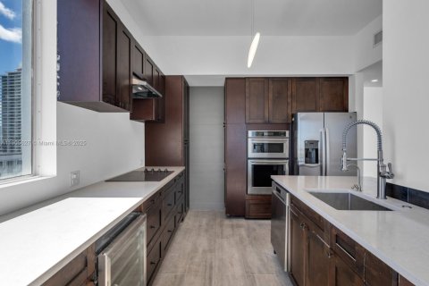 Снять в аренду кондоминиум в Майами, Флорида 2 спальни, 130.06м2, № 1956373 - фото 8