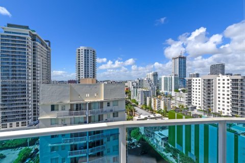 Снять в аренду кондоминиум в Майами, Флорида 2 спальни, 130.06м2, № 1956373 - фото 24