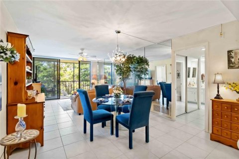 Condo in Venice, Florida, 2 bedrooms  № 2379740 - photo 6