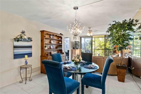 Condo in Venice, Florida, 2 bedrooms  № 2379740 - photo 7