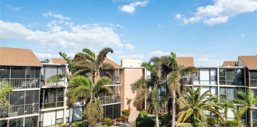 Condo in Venice, Florida, 2 bedrooms  № 2379740