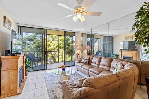 Condo in Venice, Florida, 2 bedrooms  № 2379740 - photo 11