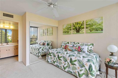 Condo in Venice, Florida, 2 bedrooms  № 2379740 - photo 29