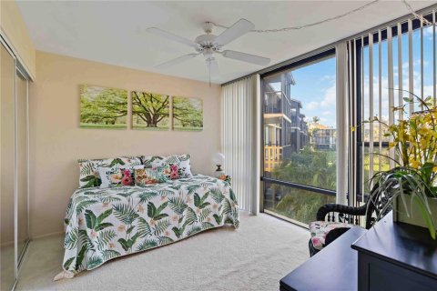 Condo in Venice, Florida, 2 bedrooms  № 2379740 - photo 25