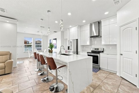 Villa ou maison à vendre à Orlando, Floride: 4 chambres № 2327204 - photo 6