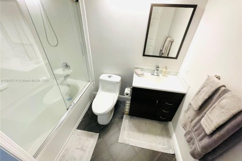 Купить кондоминиум в Санни-Айлс-Бич, Флорида 2 спальни, 95.13м2, № 1940447 - фото 30