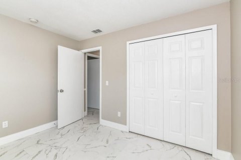 Villa ou maison à louer à Kissimmee, Floride: 3 chambres, 183.48 m2 № 2415587 - photo 12