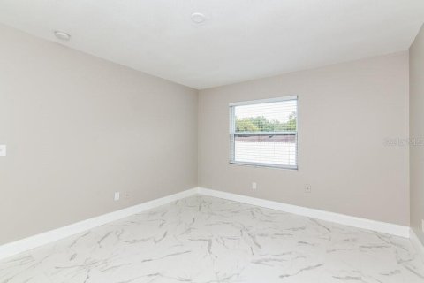 Villa ou maison à louer à Kissimmee, Floride: 3 chambres, 183.48 m2 № 2415587 - photo 14