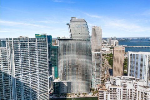 Condo in Miami, Florida, 3 bedrooms  № 2058178 - photo 2