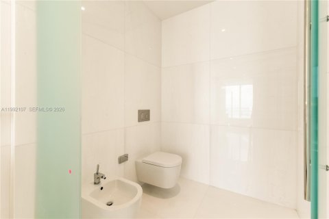Condo in Miami, Florida, 3 bedrooms  № 2058178 - photo 25