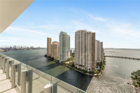Condo in Miami, Florida, 3 bedrooms  № 2058178 - photo 16