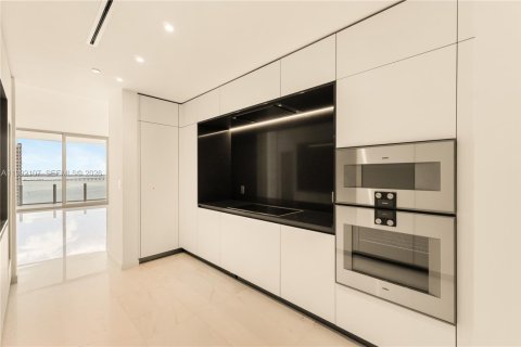 Condo in Miami, Florida, 3 bedrooms  № 2058178 - photo 12
