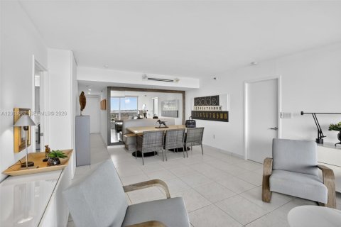 Copropriété à vendre à Aventura, Floride: 2 chambres, 96.43 m2 № 2244314 - photo 14