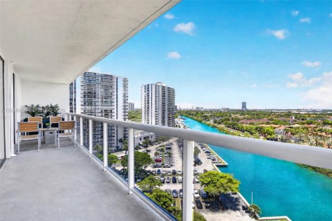 Copropriété à vendre à Aventura, Floride: 2 chambres, 96.43 m2 № 2244314 - photo 3