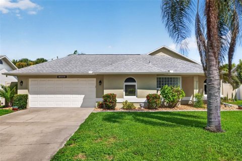 House in North Fort Myers, Florida 3 bedrooms, 145.48 sq.m. № 2367236