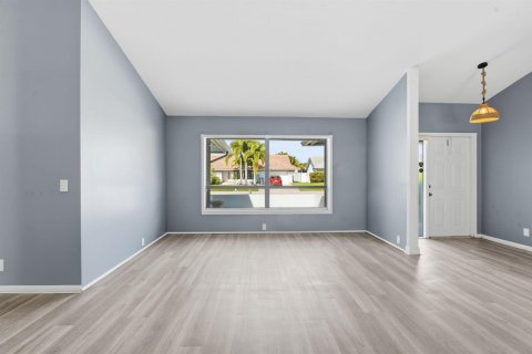 Снять в аренду виллу или дом в Бойнтон-Бич, Флорида 5 комнат, 213.86м2, № 2077531 - фото 4