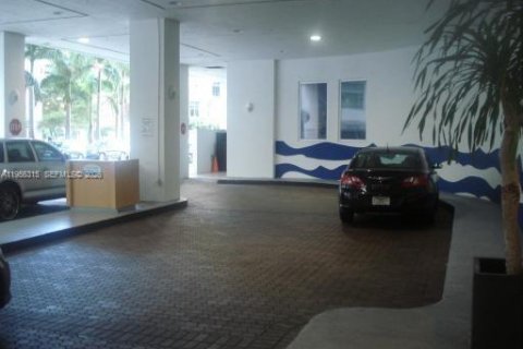 Condominio en alquiler en Miami, Florida, 1 dormitorio, 75.99 m2 № 2011165 - foto 26