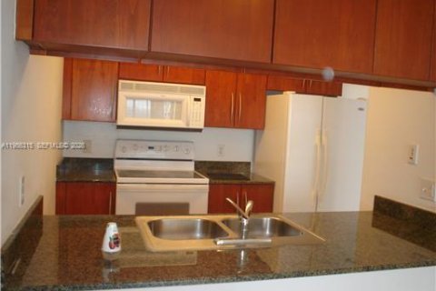 Condominio en alquiler en Miami, Florida, 1 dormitorio, 75.99 m2 № 2011165 - foto 9