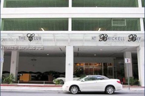 Condominio en alquiler en Miami, Florida, 1 dormitorio, 75.99 m2 № 2011165 - foto 17