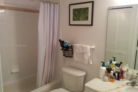 Condominio en alquiler en Miami, Florida, 1 dormitorio, 75.99 m2 № 2011165 - foto 8