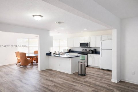 Casa en venta en Lehigh Acres, Florida, 3 dormitorios № 2010788 - foto 4