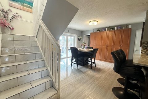 Купить виллу или дом в Майами, Флорида 5 спален, 201.97м2, № 2048271 - фото 5