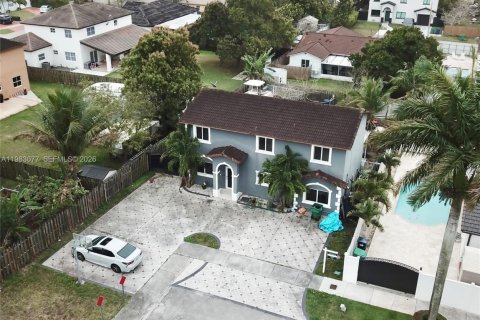 Купить виллу или дом в Майами, Флорида 5 спален, 201.97м2, № 2048271 - фото 2