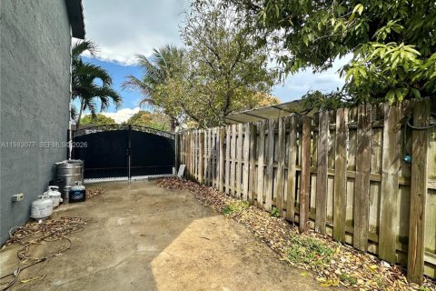 Купить виллу или дом в Майами, Флорида 5 спален, 201.97м2, № 2048271 - фото 15