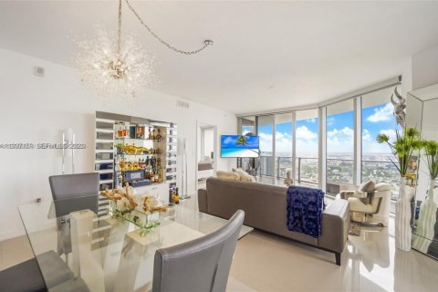 Copropriété à louer à Miami, Floride: 2 chambres, 109.44 m2 № 1997518 - photo 2