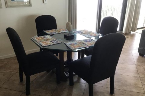 Condo in New Smyrna Beach, Florida, 2 bedrooms  № 2108445 - photo 11