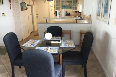 Condo in New Smyrna Beach, Florida, 2 bedrooms  № 2108445 - photo 12