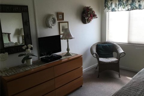 Condo in New Smyrna Beach, Florida, 2 bedrooms  № 2108445 - photo 14