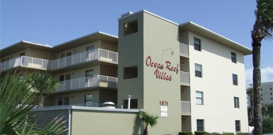 Condo in New Smyrna Beach, Florida, 2 bedrooms  № 2108445