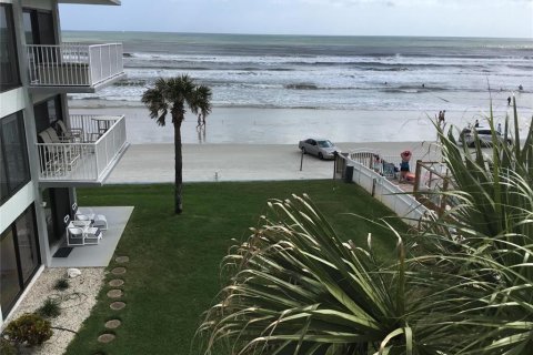 Condo in New Smyrna Beach, Florida, 2 bedrooms  № 2108445 - photo 15