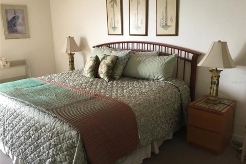 Condo in New Smyrna Beach, Florida, 2 bedrooms  № 2108445 - photo 4