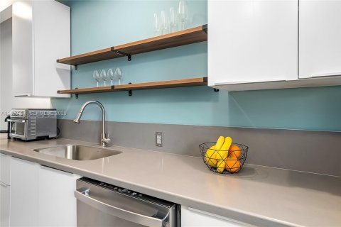 Condominio en venta en Miami Beach, Florida, 3 dormitorios, 108.7 m2 № 2025293 - foto 9