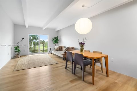 Condominio en venta en Miami Beach, Florida, 3 dormitorios, 108.7 m2 № 2025293 - foto 2