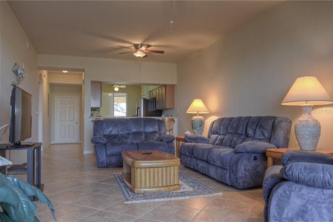 Condominio en alquiler en Bradenton, Florida, 2 dormitorios, 104.14 m2 № 212743 - foto 4