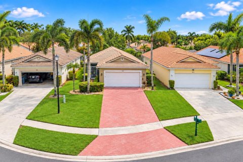 House in Boynton Beach, Florida 3 bedrooms, 158.4 sq.m. № 2269200