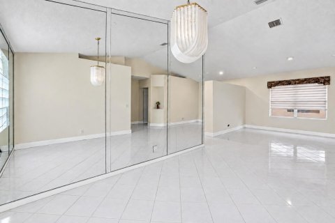 House in Boynton Beach, Florida 3 bedrooms, 158.4 sq.m. № 2269200 - photo 13