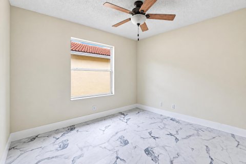 House in Boynton Beach, Florida 3 bedrooms, 158.4 sq.m. № 2269200 - photo 8