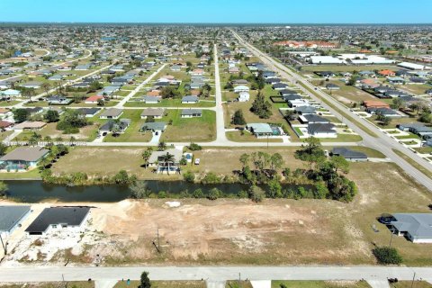 Land in Cape Coral, Florida № 2042202 - photo 18