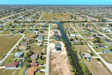 Land in Cape Coral, Florida № 2042202 - photo 24