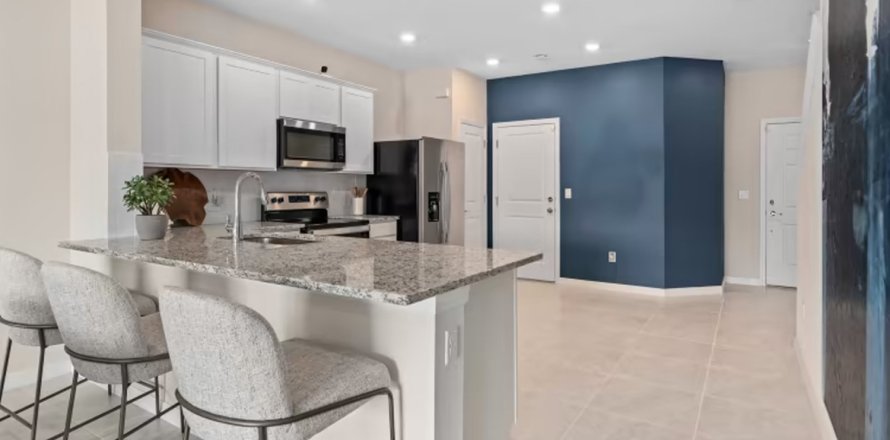 Townhouse in CYPRESS CAY in Kissimmee, Florida 3 bedrooms, 158 sq.m. № 102762